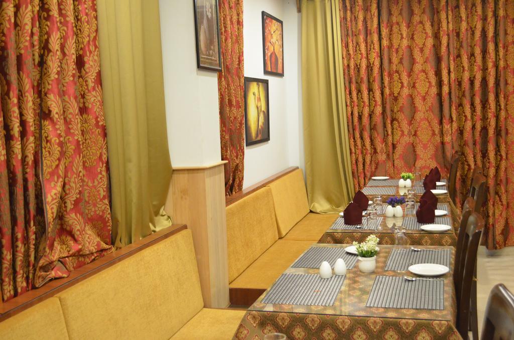 The Golden Crest Hotel Gangtok Buitenkant foto