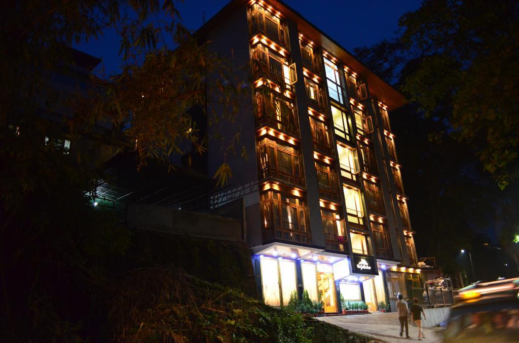 The Golden Crest Hotel Gangtok Buitenkant foto