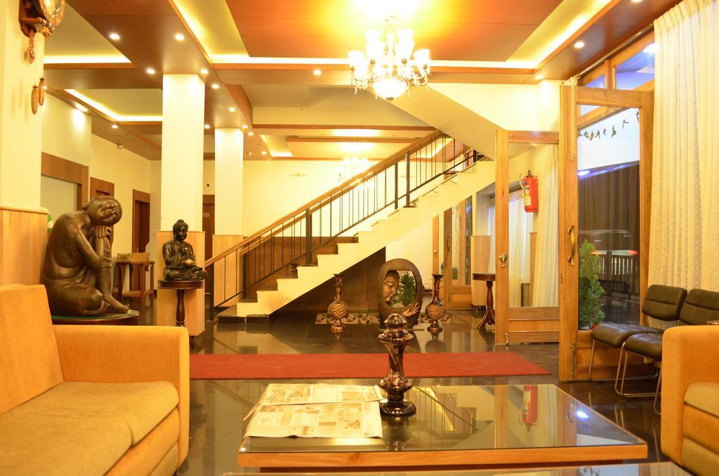 The Golden Crest Hotel Gangtok Buitenkant foto
