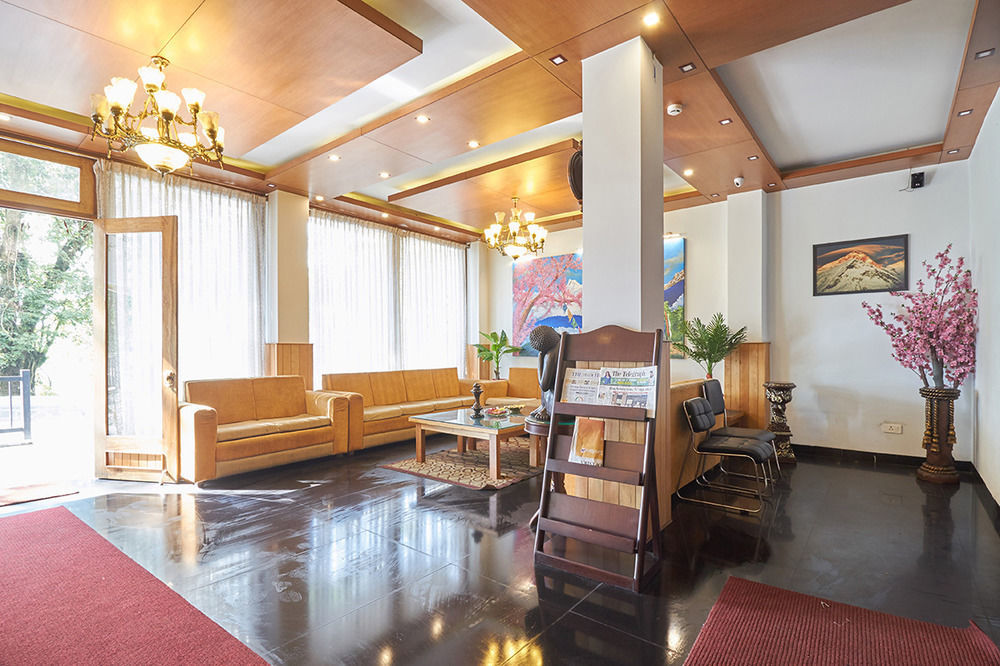 The Golden Crest Hotel Gangtok Buitenkant foto