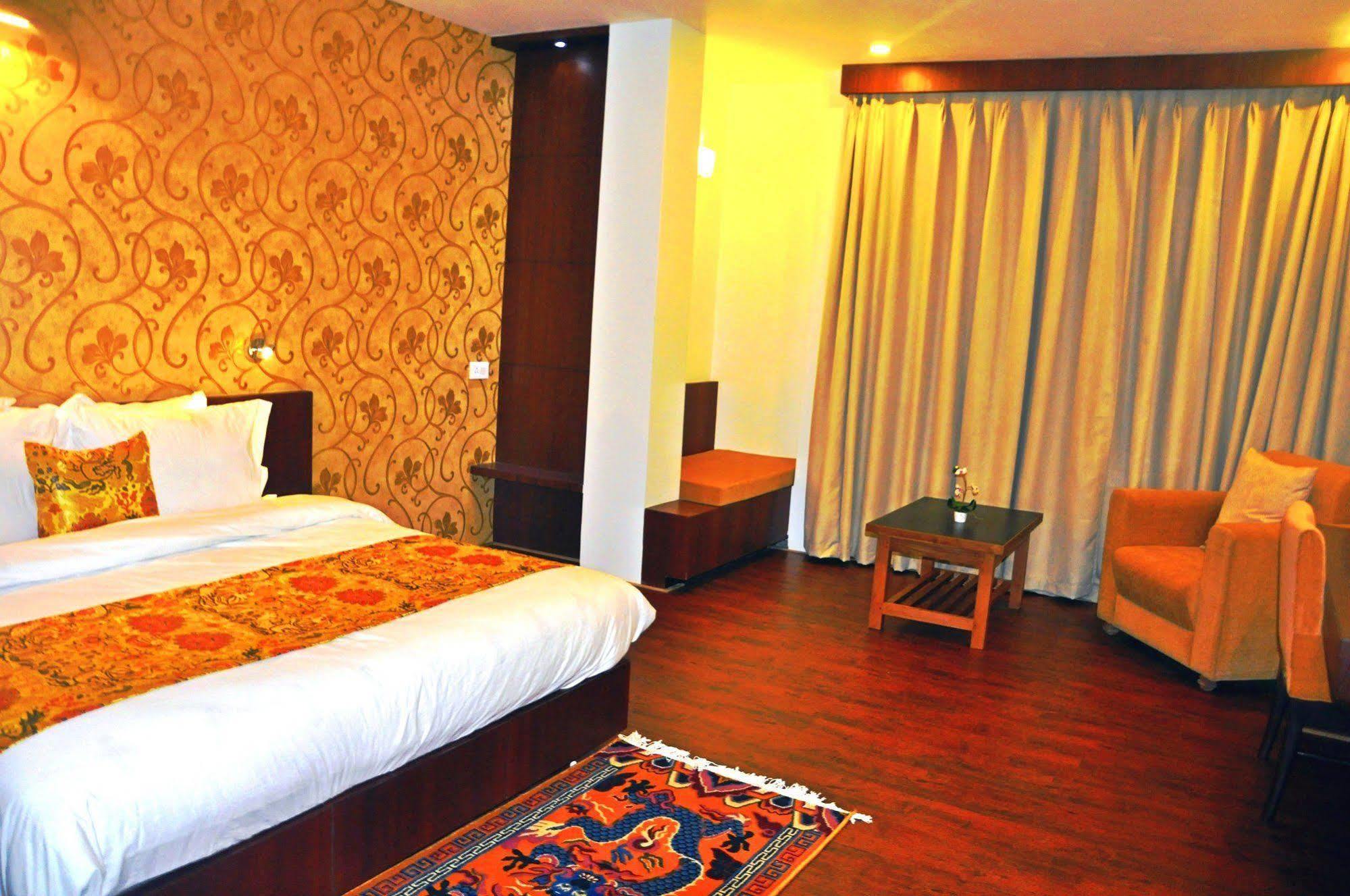 The Golden Crest Hotel Gangtok Buitenkant foto