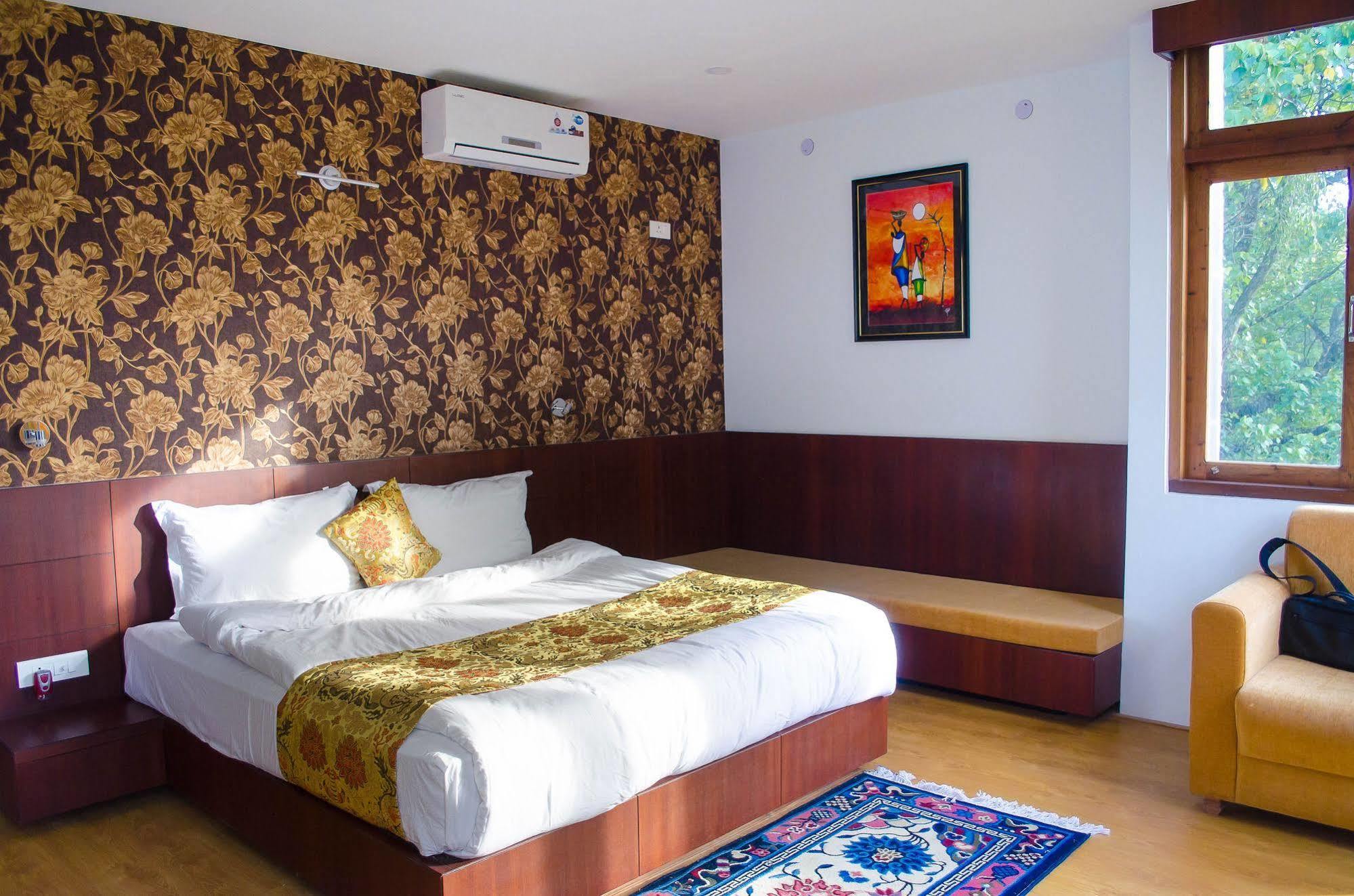 The Golden Crest Hotel Gangtok Buitenkant foto