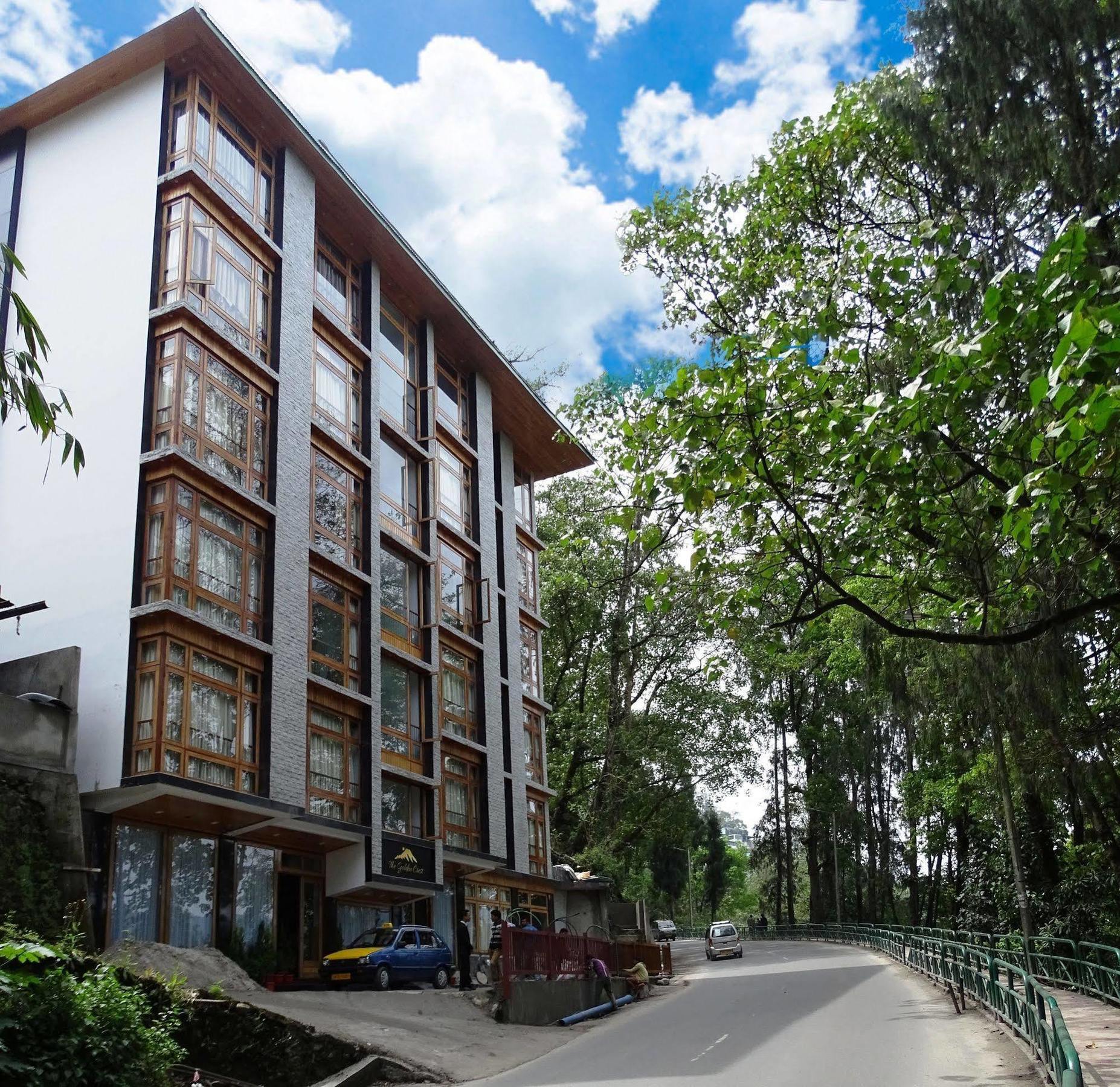 The Golden Crest Hotel Gangtok Buitenkant foto