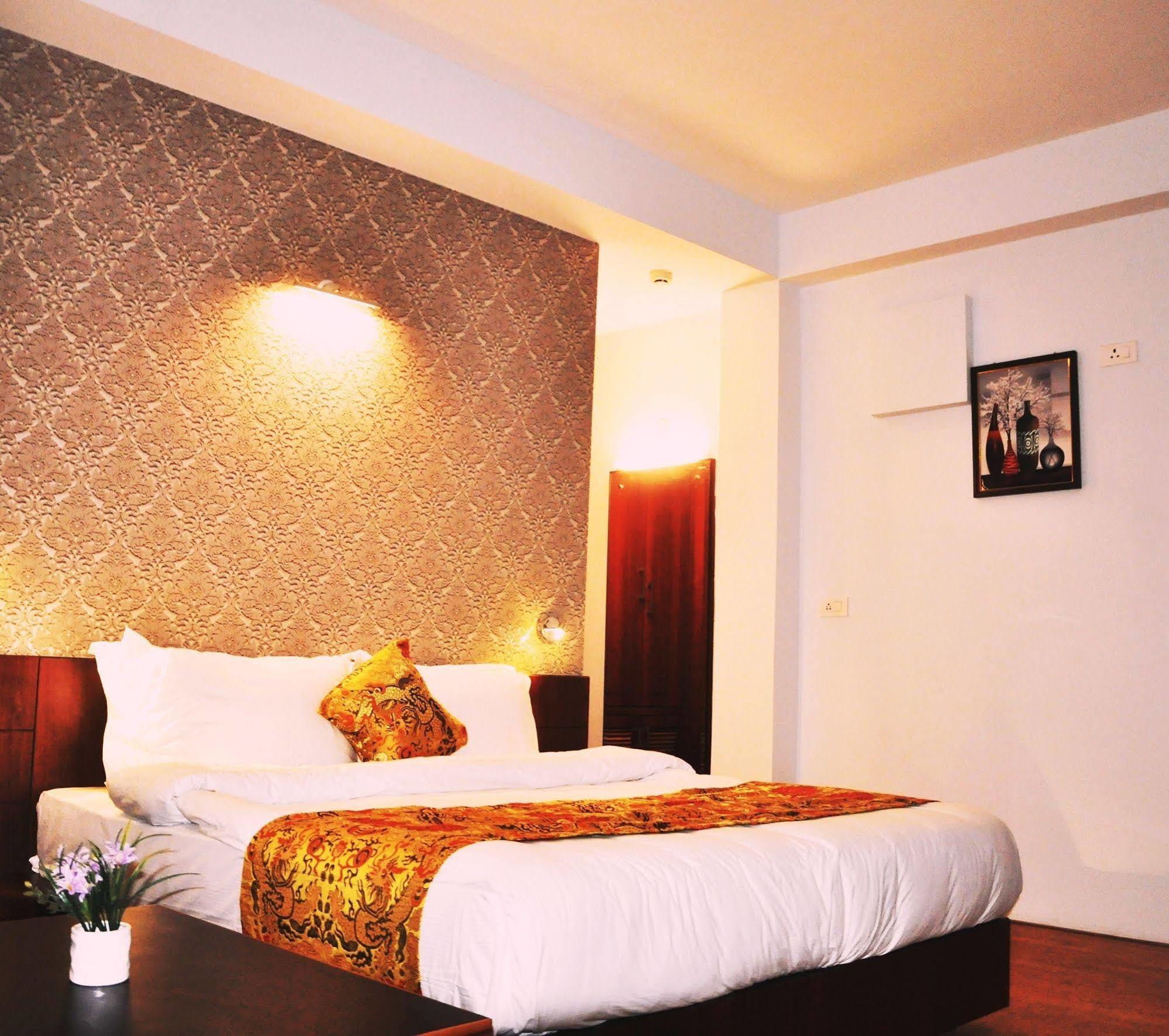 The Golden Crest Hotel Gangtok Buitenkant foto