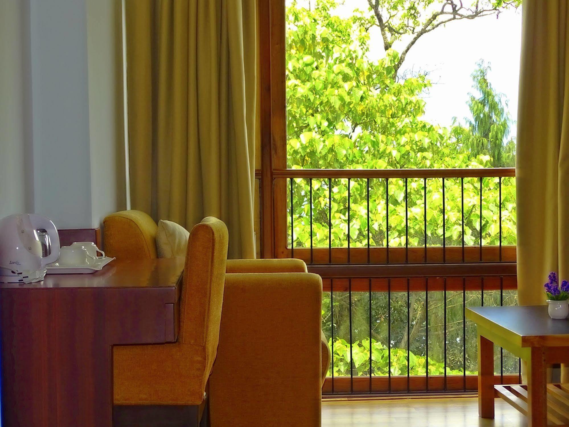 The Golden Crest Hotel Gangtok Buitenkant foto