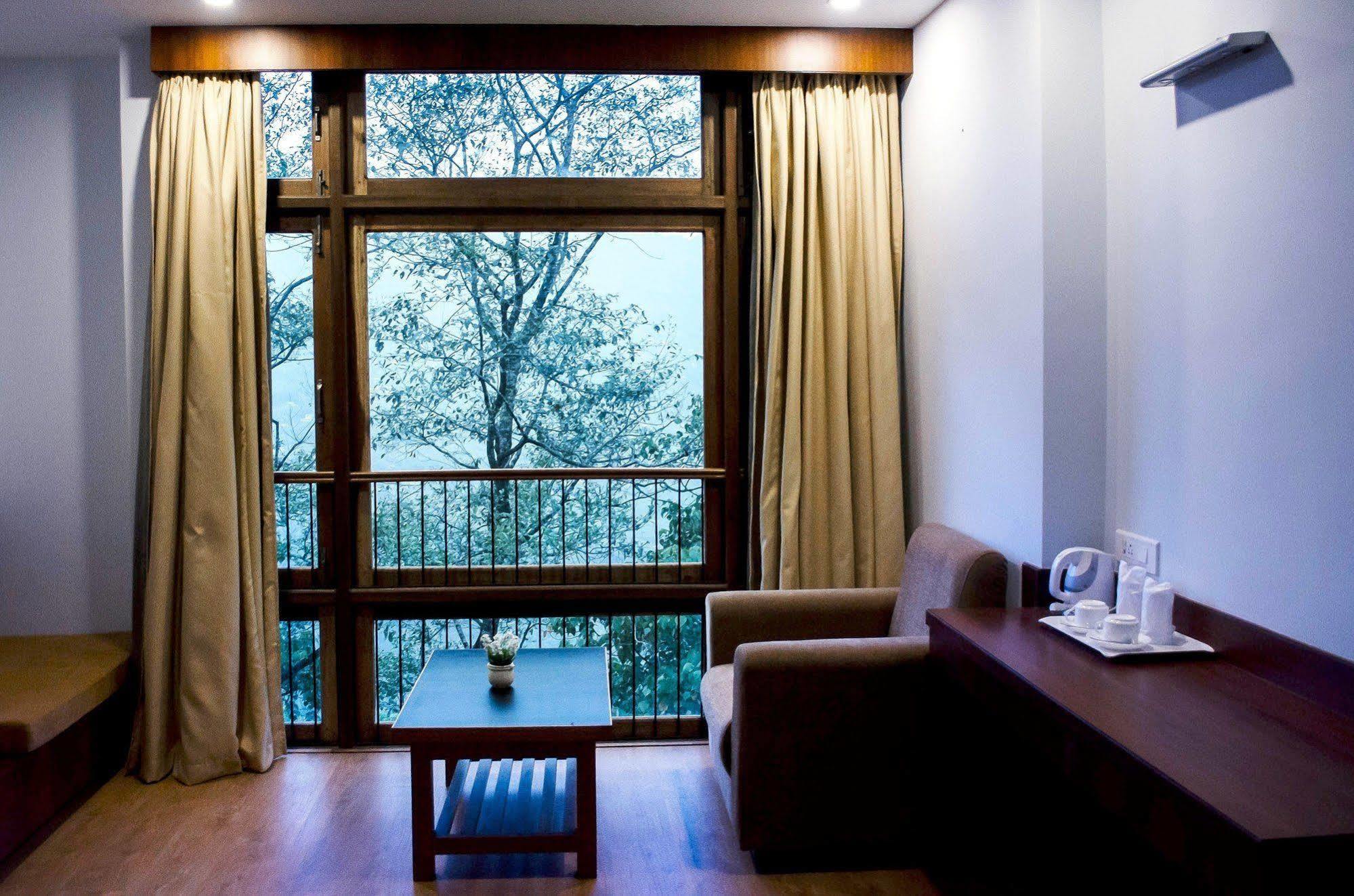 The Golden Crest Hotel Gangtok Buitenkant foto