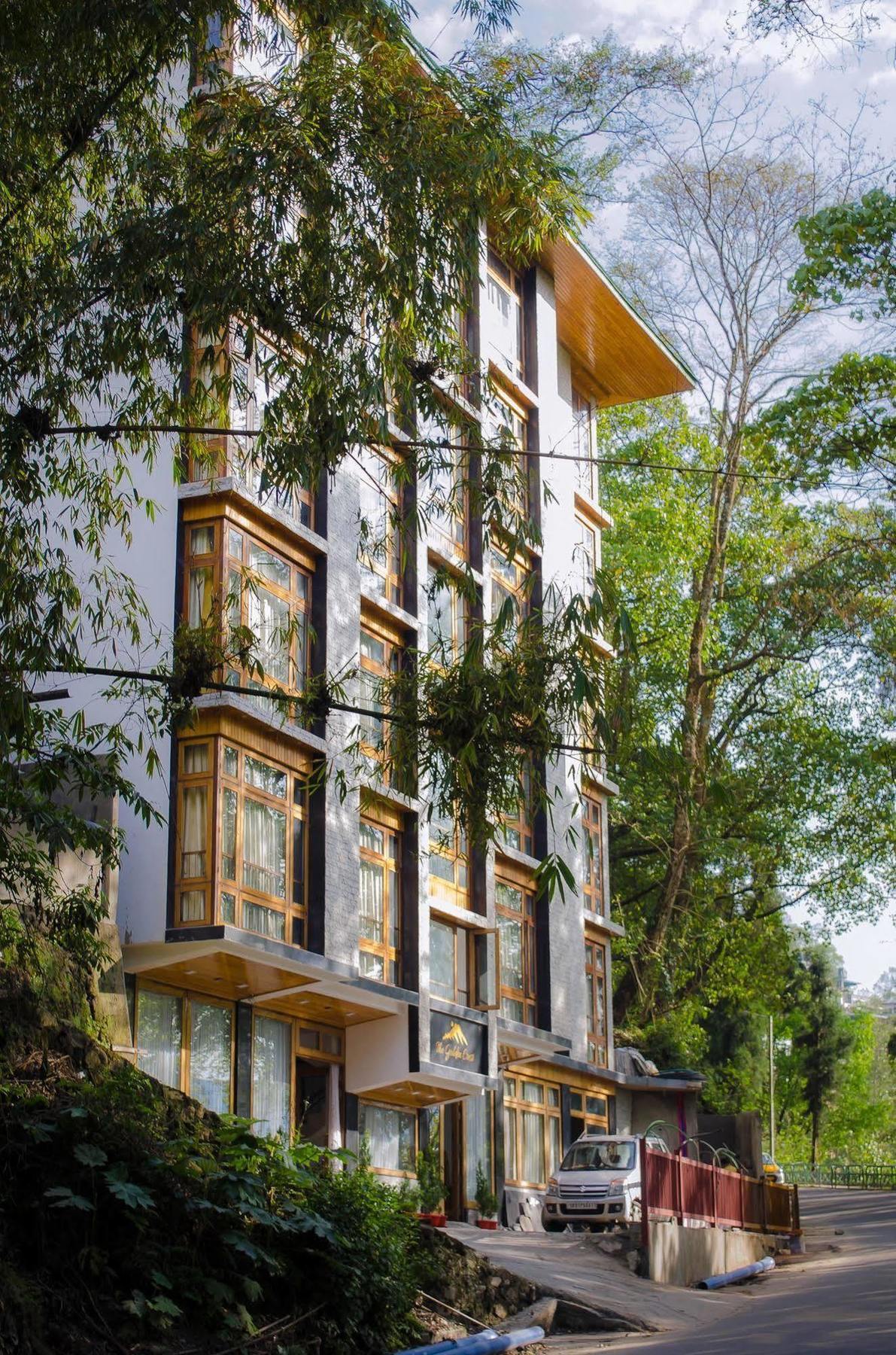 The Golden Crest Hotel Gangtok Buitenkant foto