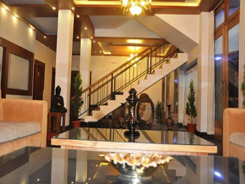 The Golden Crest Hotel Gangtok Buitenkant foto
