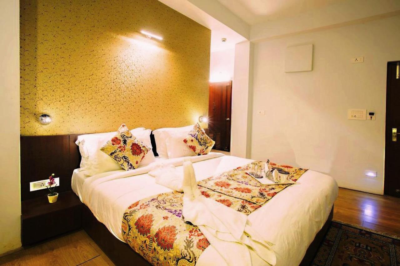 The Golden Crest Hotel Gangtok Buitenkant foto